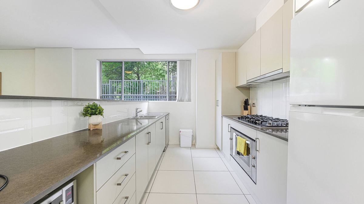 Castle Hill House | Castle HIll Sweet Modern 3BR Apt with 2 Parking