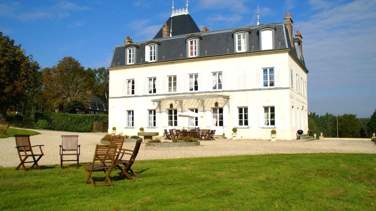 Asnieres Other | Castle in Asnières with Vallée de la Calonne Views