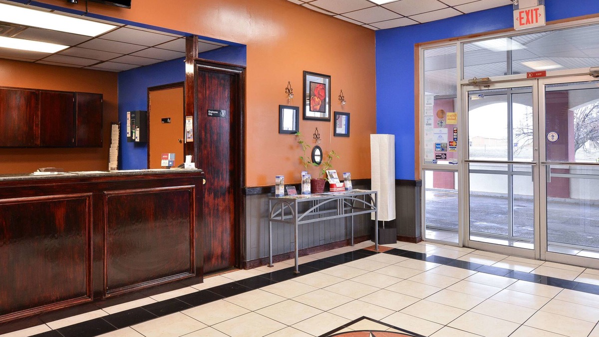 Anadarko Hotel | Castle Inn & Suites Anadarko