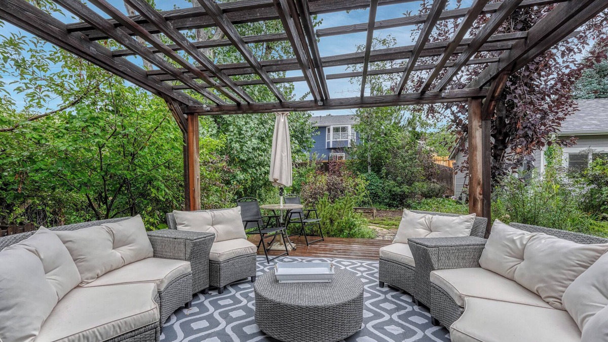 Castle Rock House | Castle Rock Retreat Family Getaway w/Game Room