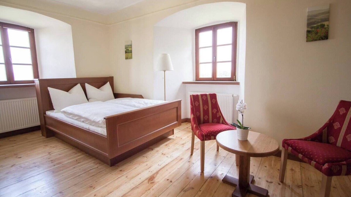 Baiertal Apartment | Castle Room 6 - Hohenhardter Hof