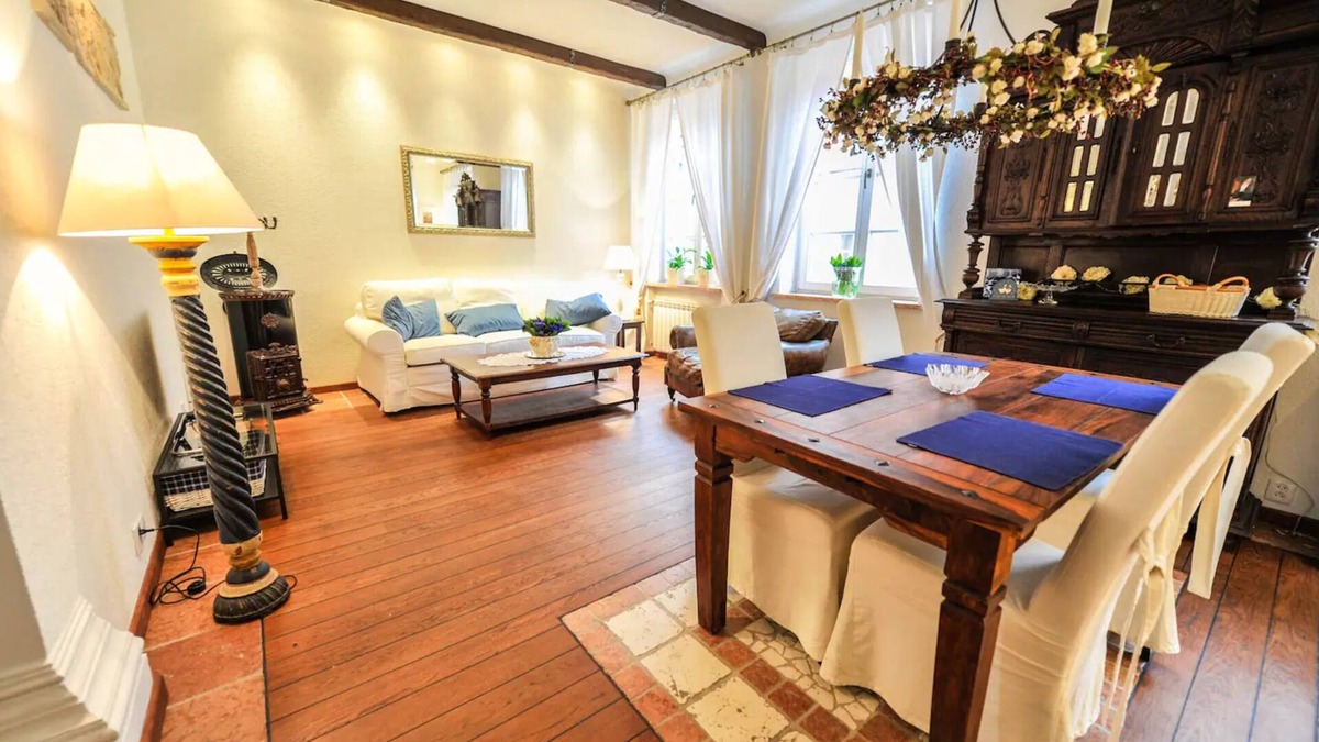 Old Town Apartment | Castle Square Apartment