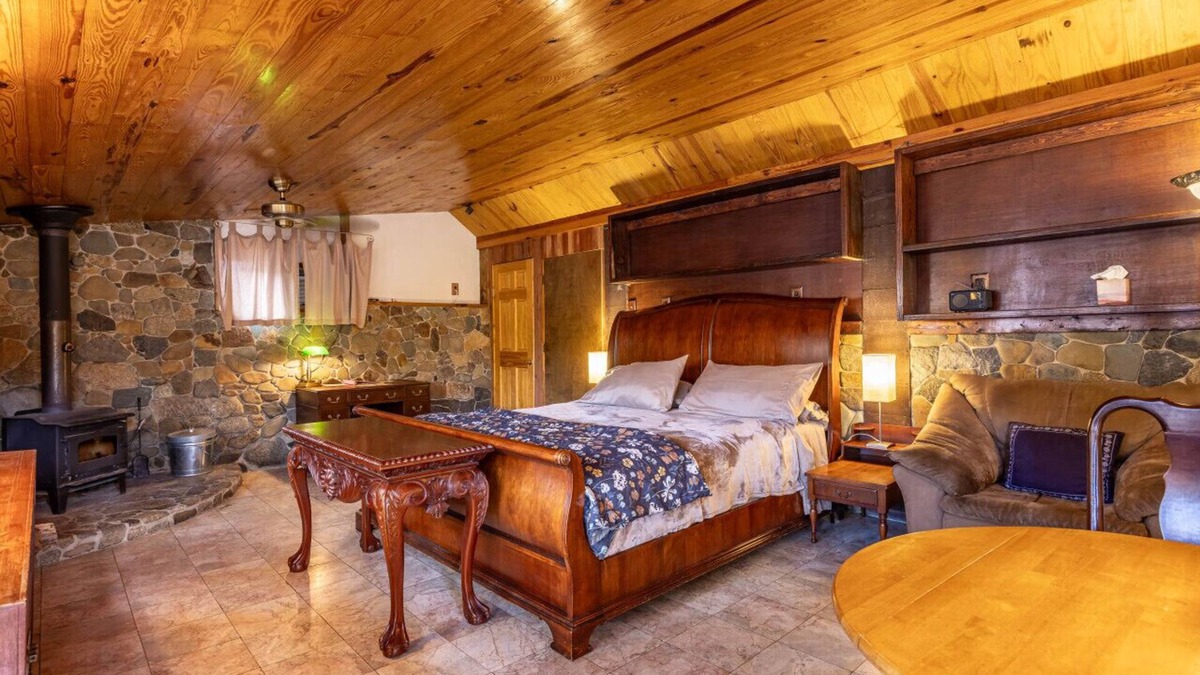 Stanardsville Other | Castle Suite at White Lotus Eco Spa Retreat