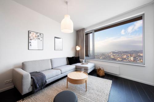 Old Town Apartment | Castle View from 25th floor - SkyPark Retreat, Parking