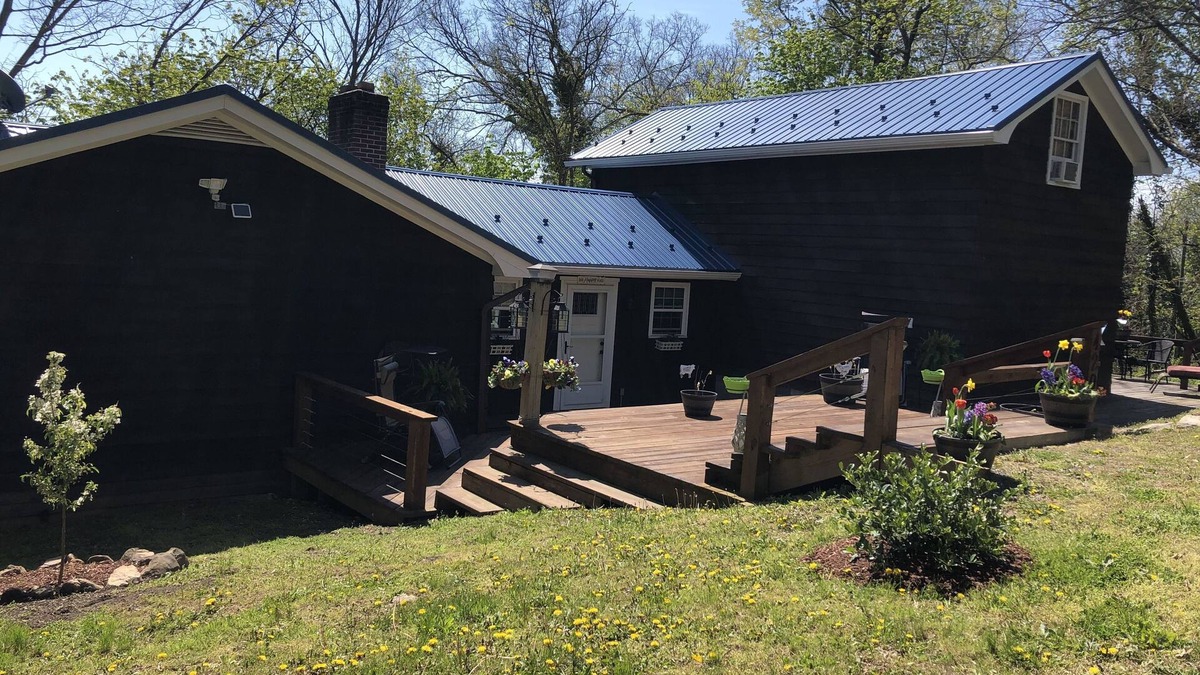 Berkeley Springs House | Castle View Quarters