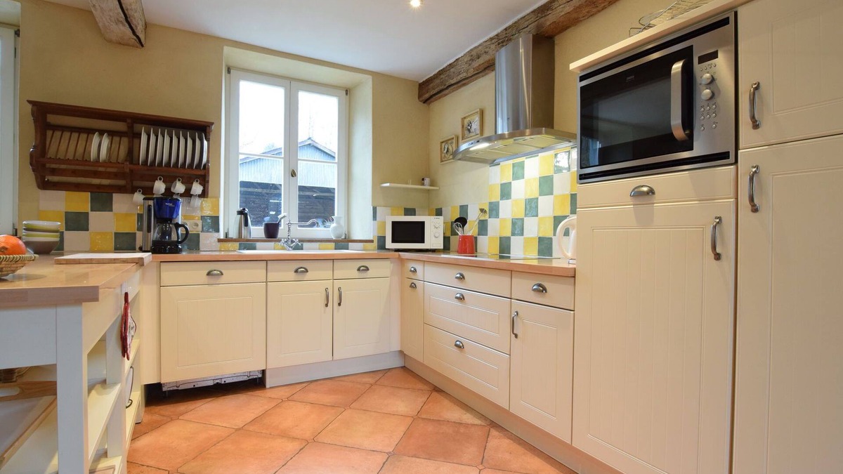 Harre Cottage | Castle wing situated in the heart of a quiet