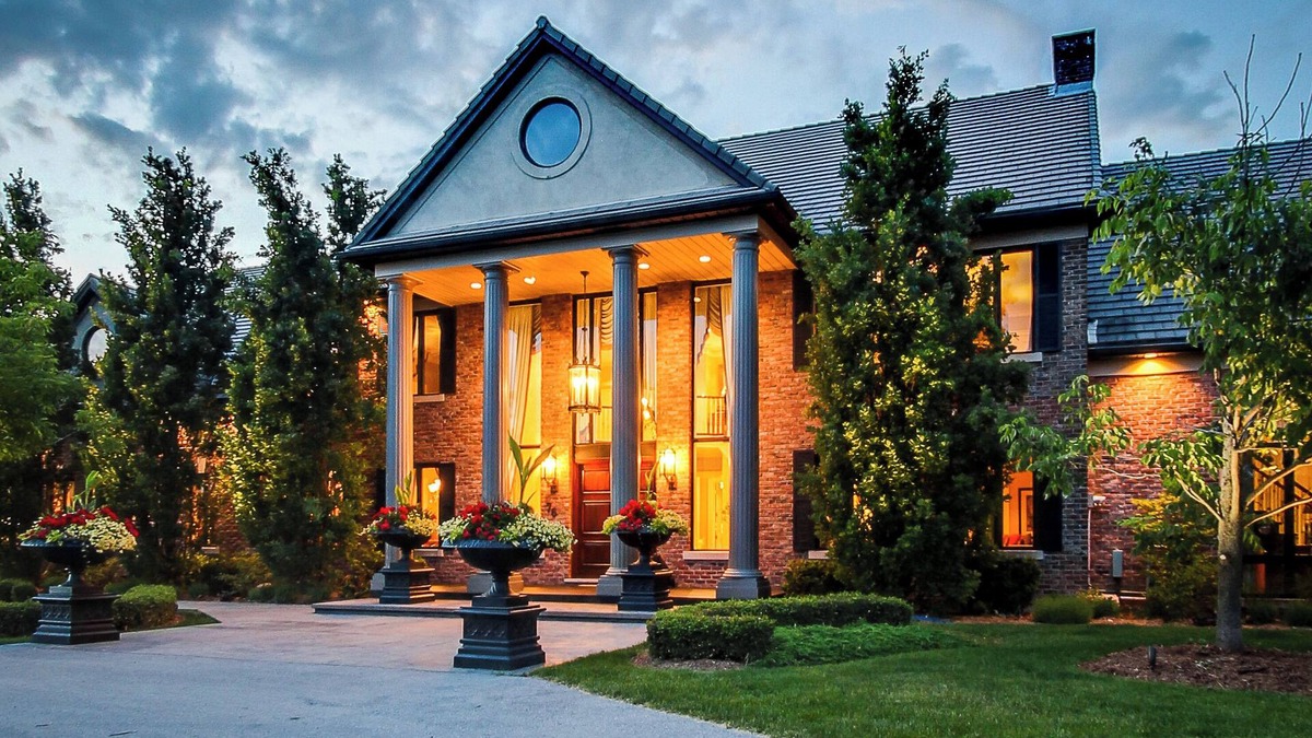 Grimsby Other | Castle with Great Views: GTA Skyline & Modern Cities & Nature Mountains & Beach