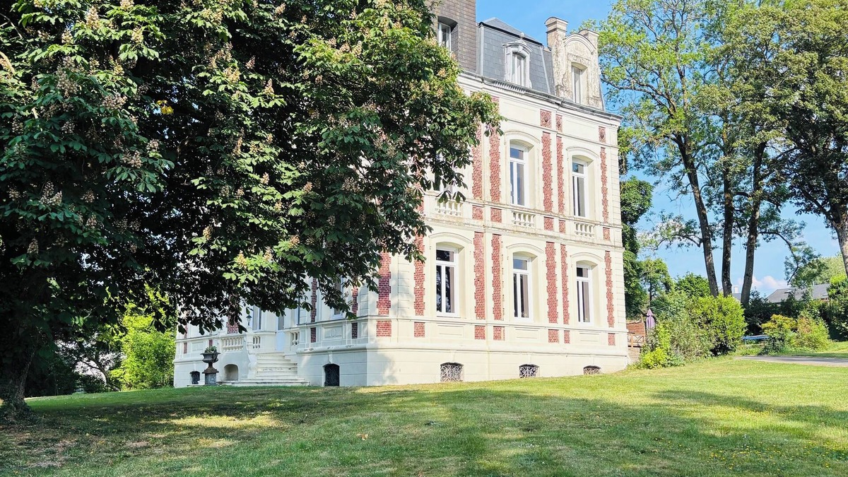 Sains-du-Nord House | Castle with private garden, Jacuzzi, hiking and biking trails for family/friends group