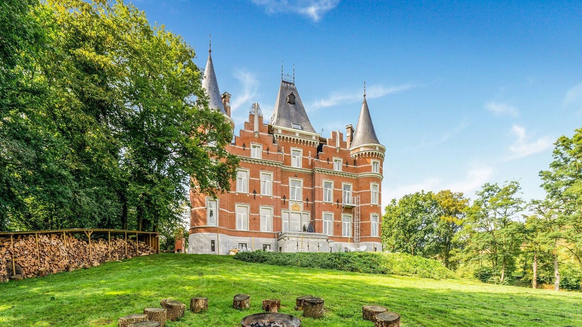Gesves Other | Castle with wellness and cinema