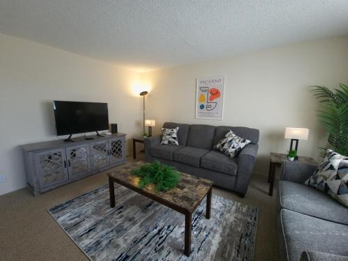 Old San Leandro House | Castro Place in Downtown San Leandro