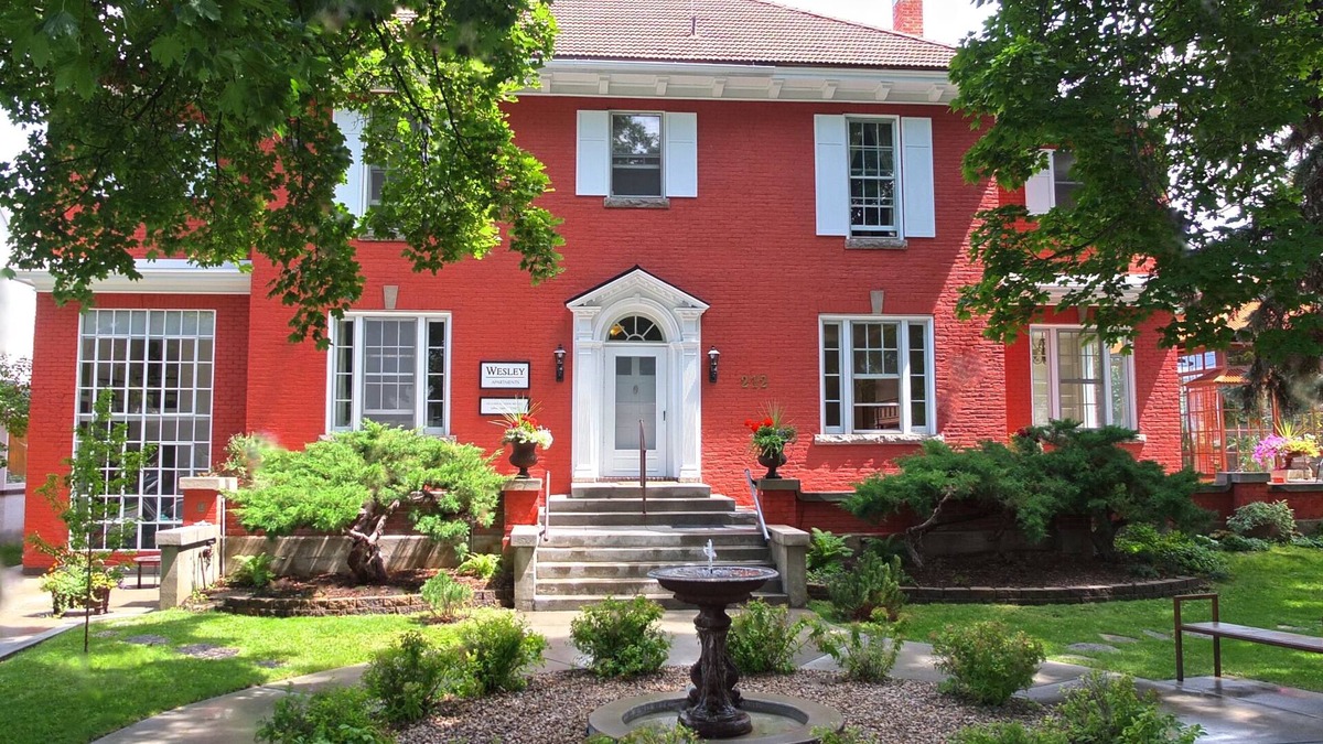 Hamilton Apartment | Casual Contemporary Apartment in the Historic Downtown Wesley Building.