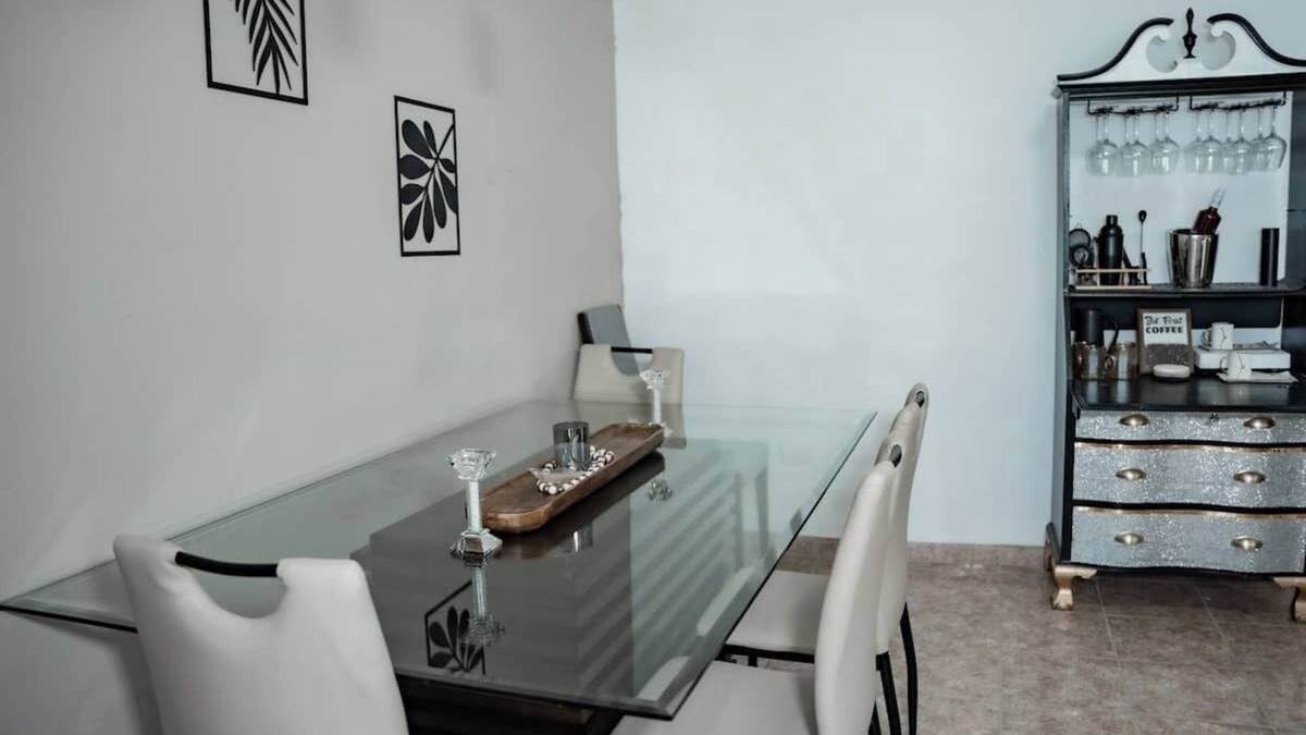 Catano Apartment | Cataño Coqui 4Br/3Ba 2 King Beds, Movie Room, Ferry to Old San Juan