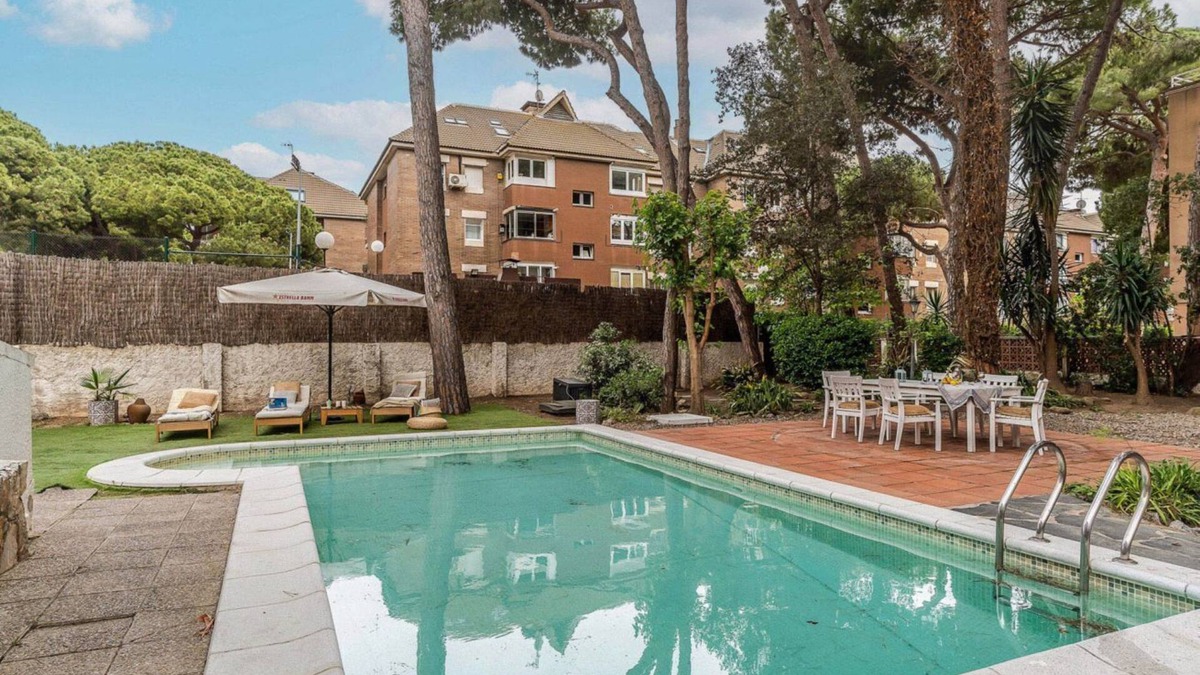 Gava Apartment | Catalan Villa, private pool&garden close to beach