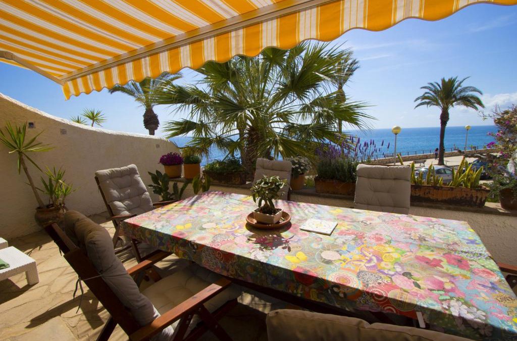 L'Ametlla de Mar Villa | Catalunya Casas Beachfront villa in Atmetlla de Mar