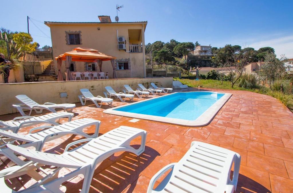 Lloret Blau Villa | Catalunya Casas Lovely Lazy days at Lloret de Mar with private pool