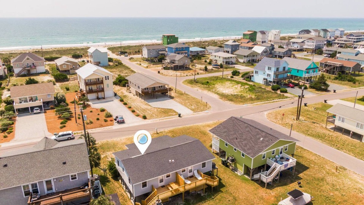Topsail Beach House | Catch A Wave | Walk to the Beach!