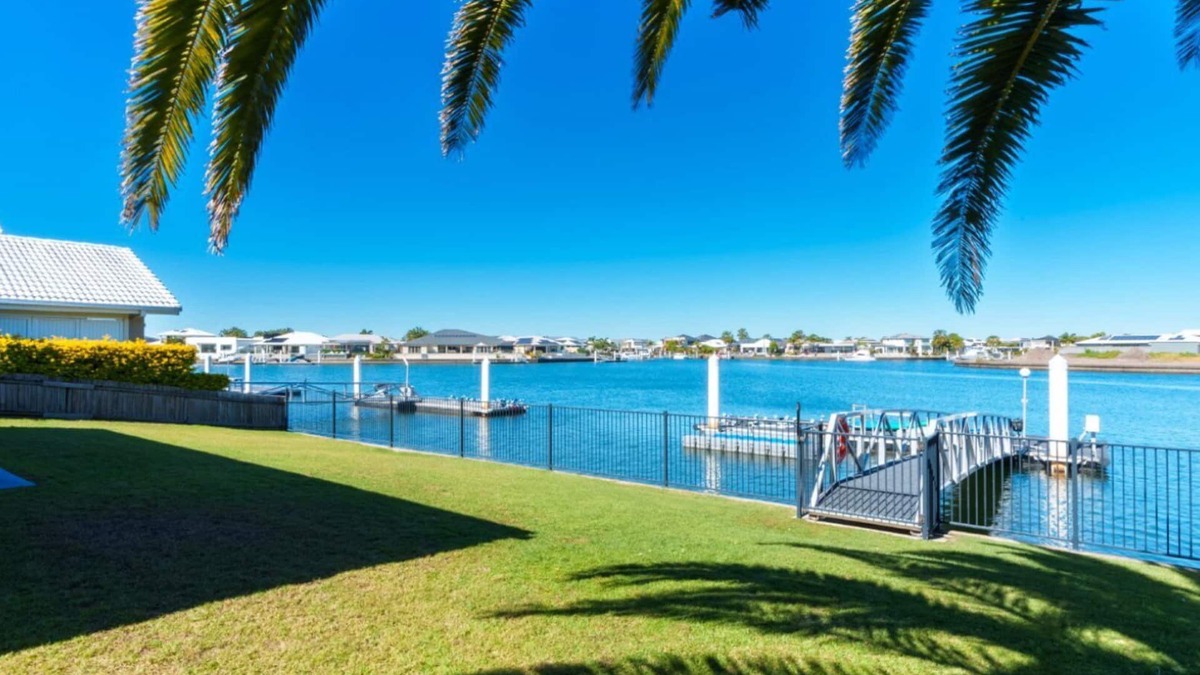 Banksia Beach House | Catch and Relax on Cosmos