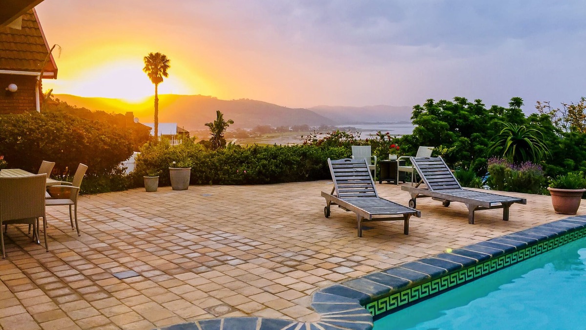 Hunter's Home House | Catch the breeze - unlimited views of Knysna Lagoon and Outeniqua mountains