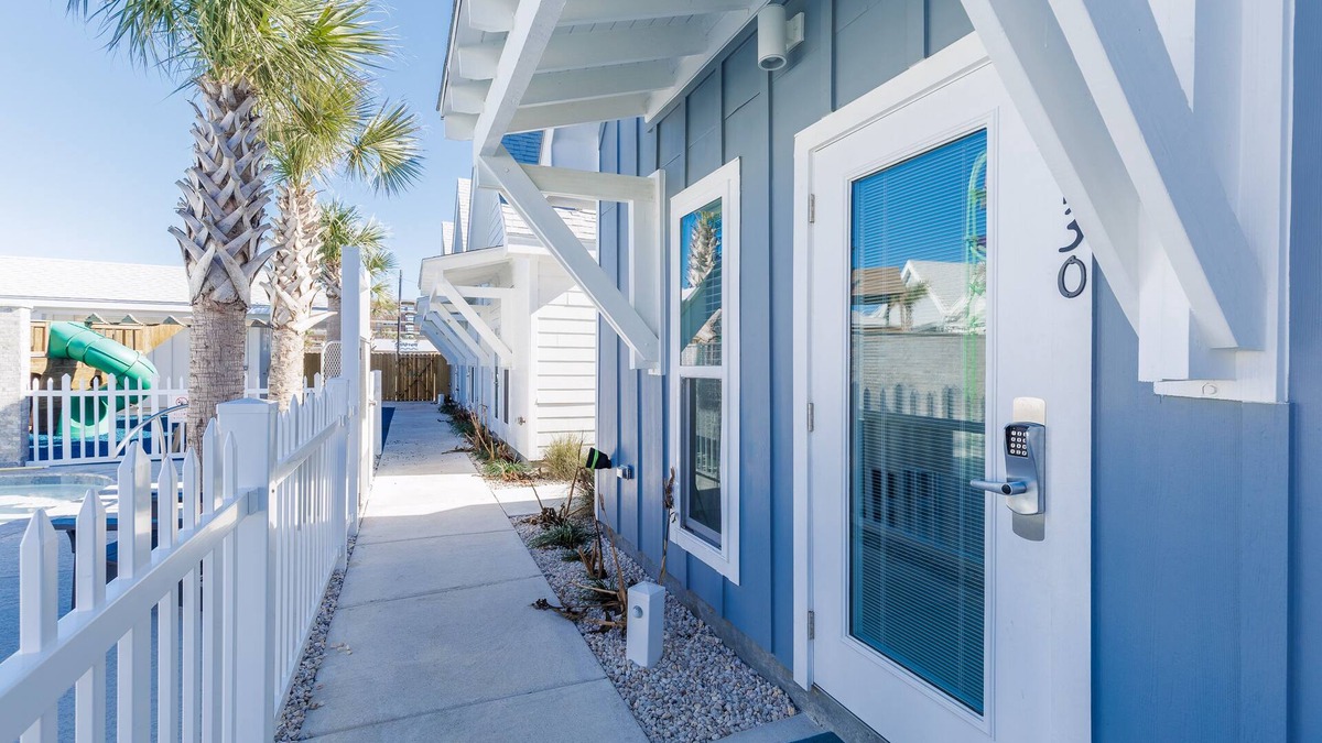 Corpus Christi House | Catch the Wave to Your Pet-Friendly Beachside Escape