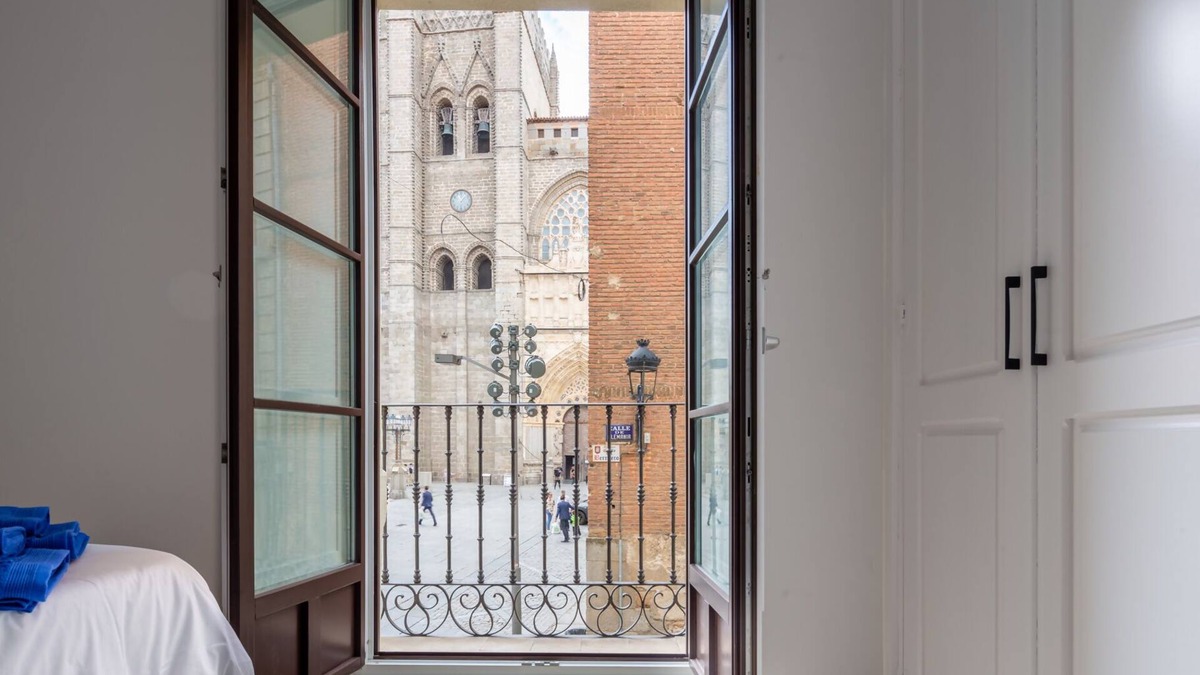 Old Town of Avila Apartment | CATEDRAL DE AVILA - Primis