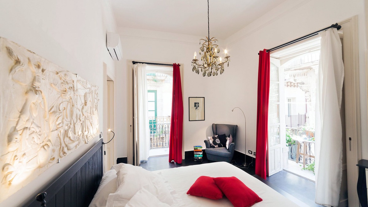 Ortigia House | Cathedral of Ortigia luxury apartment terrace WI-FI free