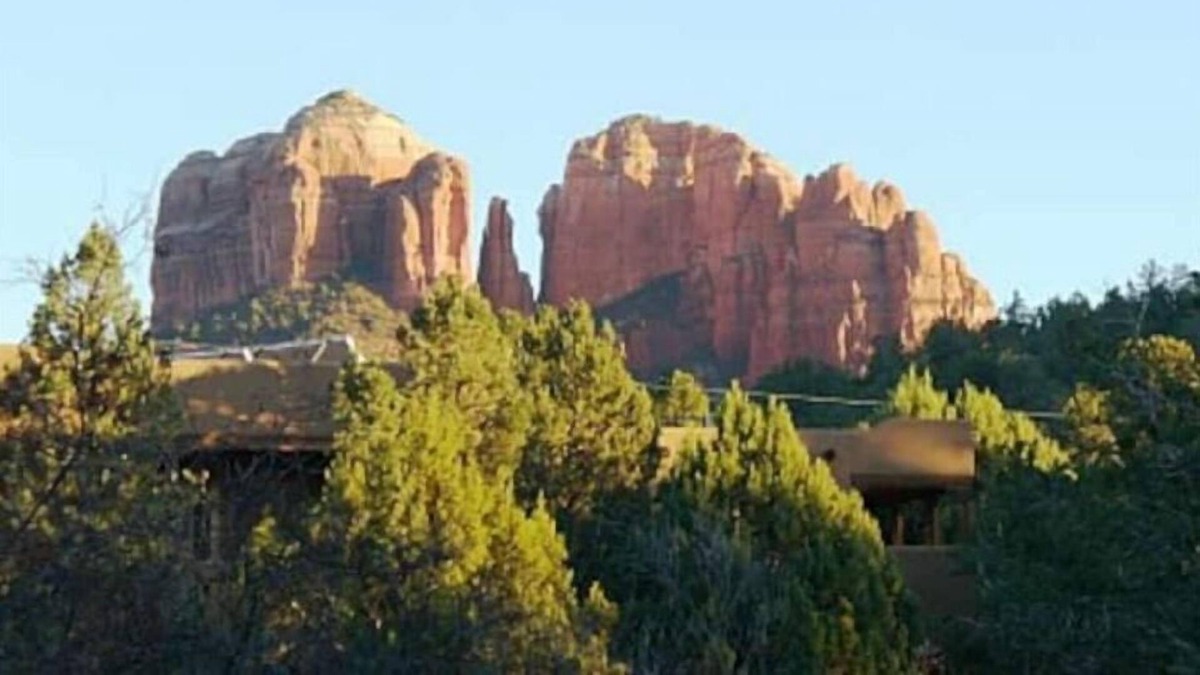 West Sedona Cabin | Cathedral Rock VIEW cabin near Oak Creek; pets welcome