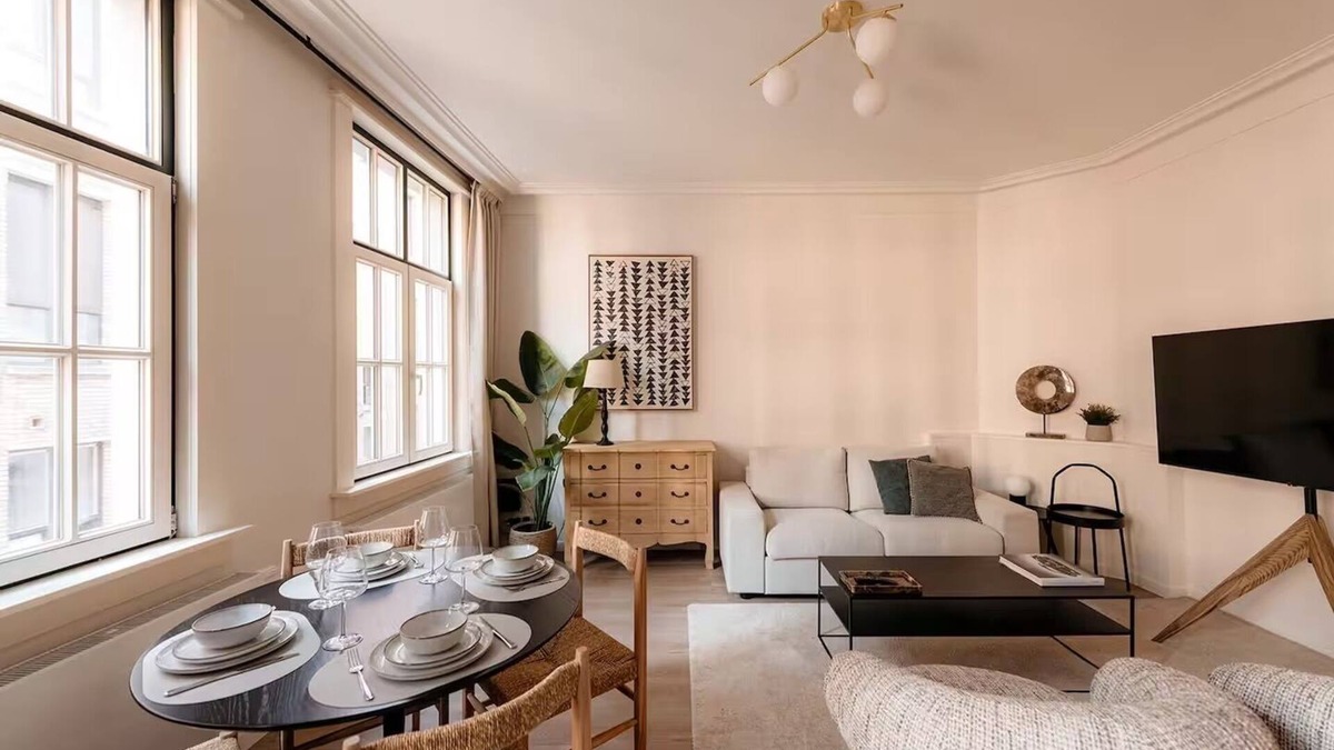 University District Apartment | Cathedral View Apartment With Terrace