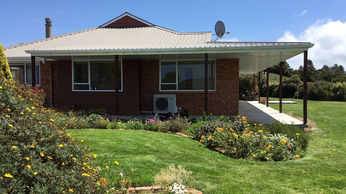 Owaka House | Catlins Aurora - The perfect getaway for couples, families or small groups