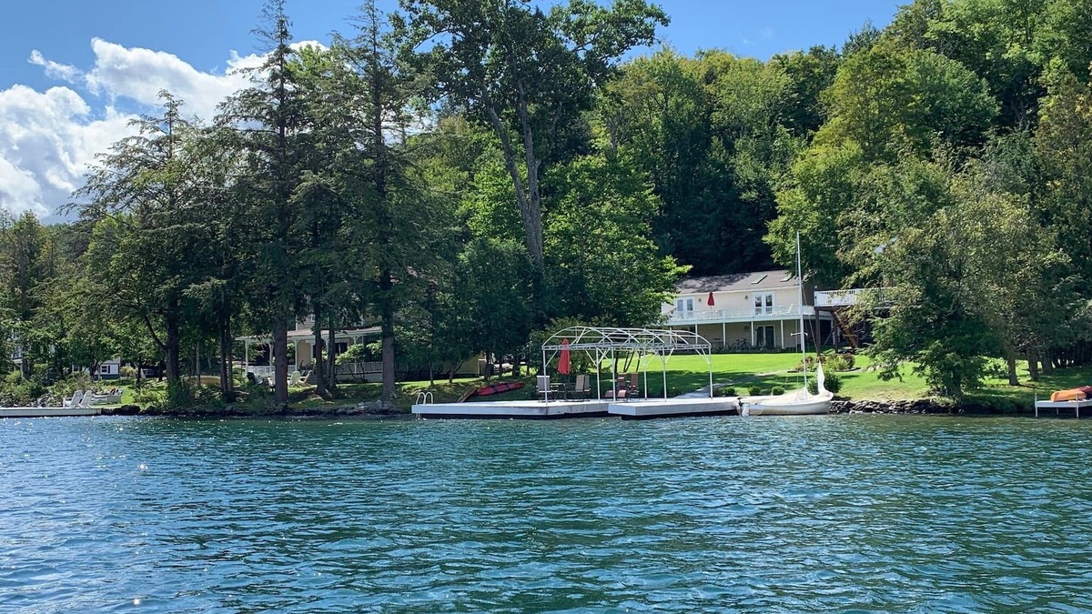 Deposit House | Catskill House on beautiful Oquaga Lake next to the historical Chestnut Inn
