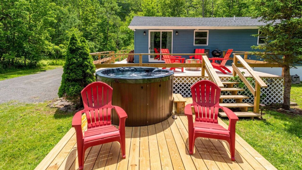 Lanesville Apartment | Catskill Kaaterskill Cabin Hot Tub FirePit Sauna