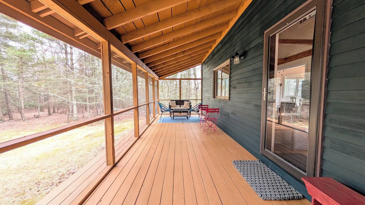 Town of Marbletown House | Catskill Mountain Getaway, close to Woodstock, Kingston & Belleayre Mountain.
