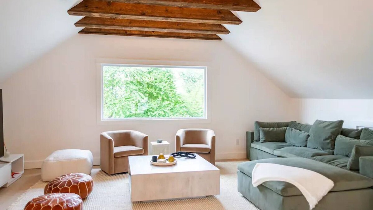 Catskill Apartment | Catskill Penthouse center of town