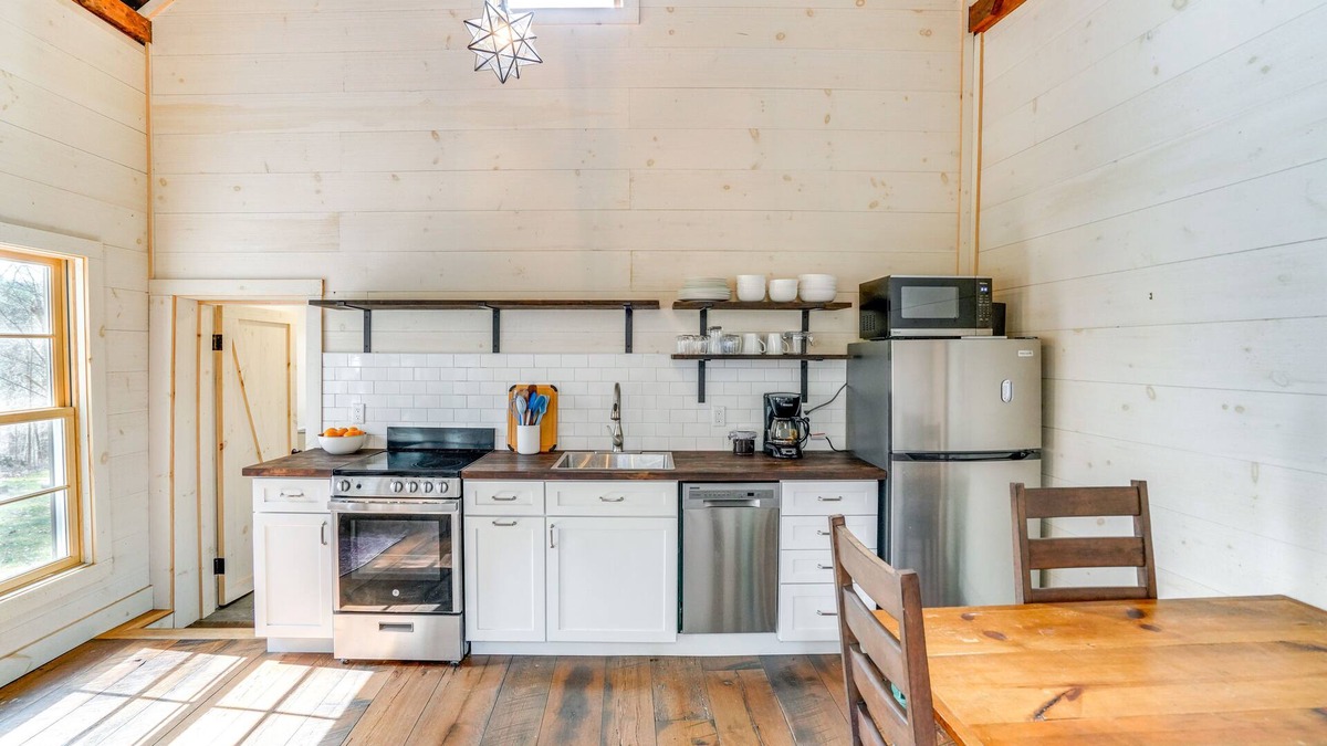 Town of New Baltimore Apartment | Catskills Cabin on Wooded 100 Acres w/ Lake