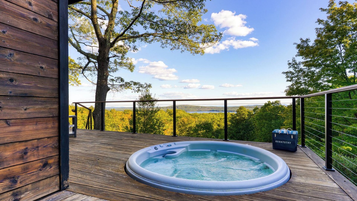 Glenford House | Catskills Retreat w/Hot Tub, Deck & Expansive Mountain Views | Suncliff Vista