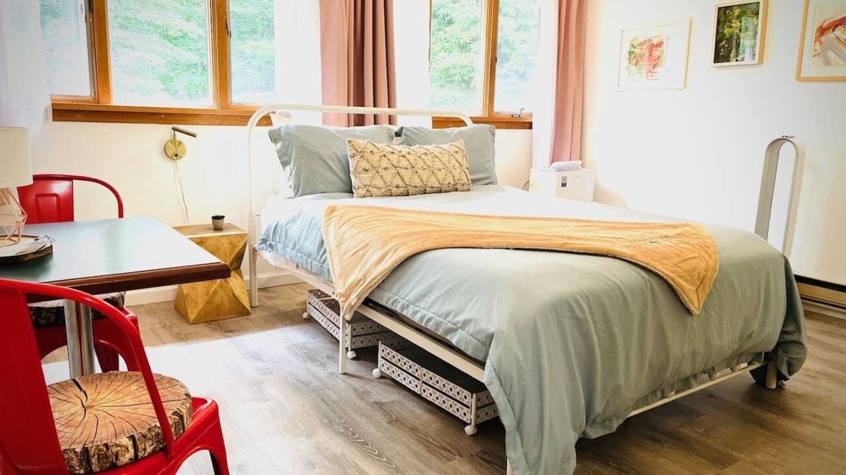 Highmount Apartment | Catskills The Bohemian Dream
