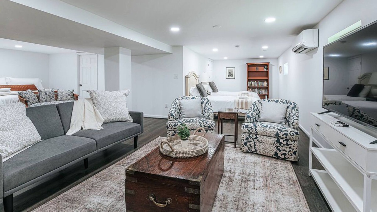 Jefferson Park Avenue Apartment | Cavalier Cocoon: Studio + Walk to uva Grounds