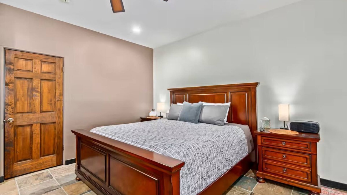 Pinnacle Peak Cottage | Cave Creek Casita on Acre with Patio - Restful Retreat - Long or short stay