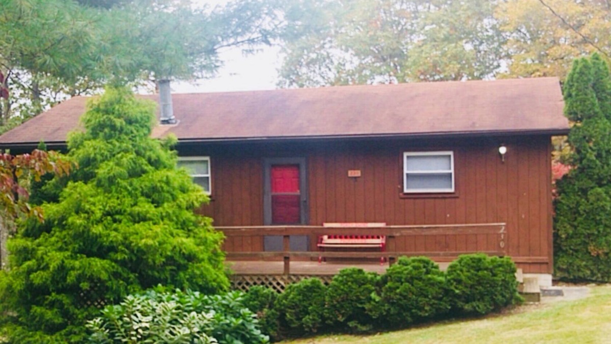 Wellington Cottage | Cave Run Lake, Kentucky, Red River, Morehead Kentucky, Menifee County Kentucky,