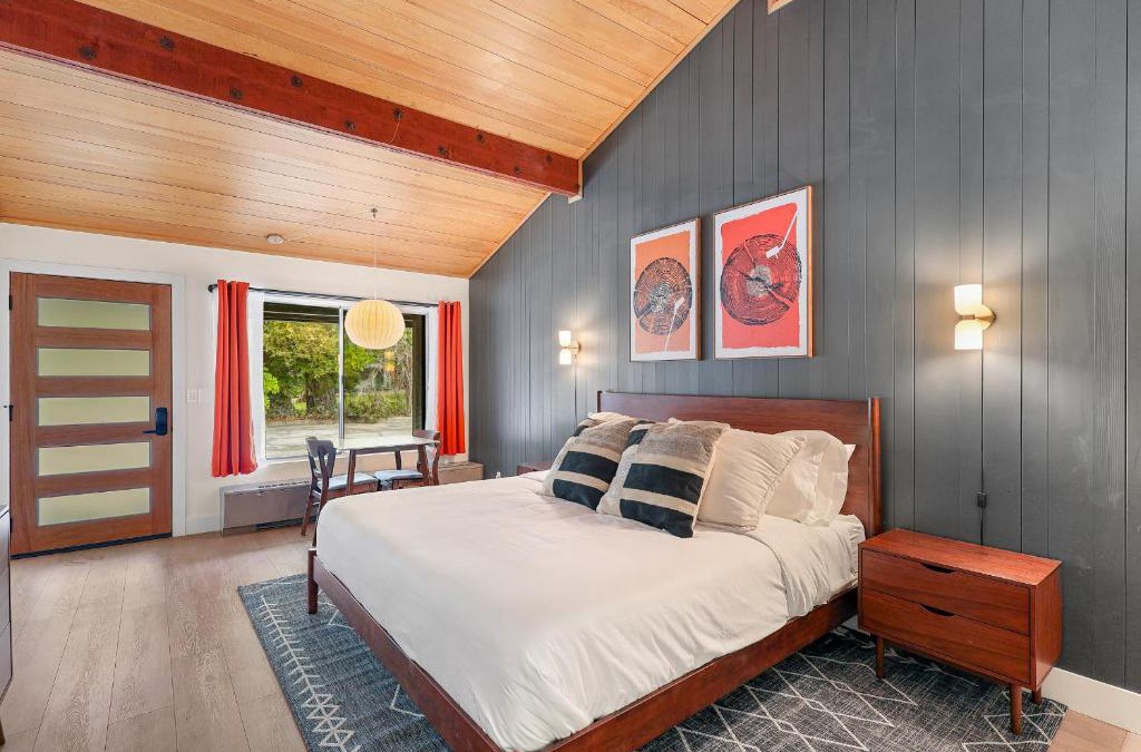 Dunsmuir Apartment | Cave Springs Resort