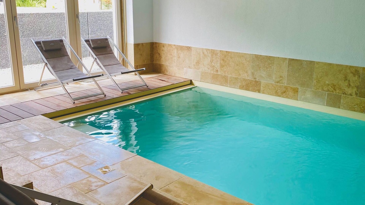 Louveigne House | Cave thermal baths.