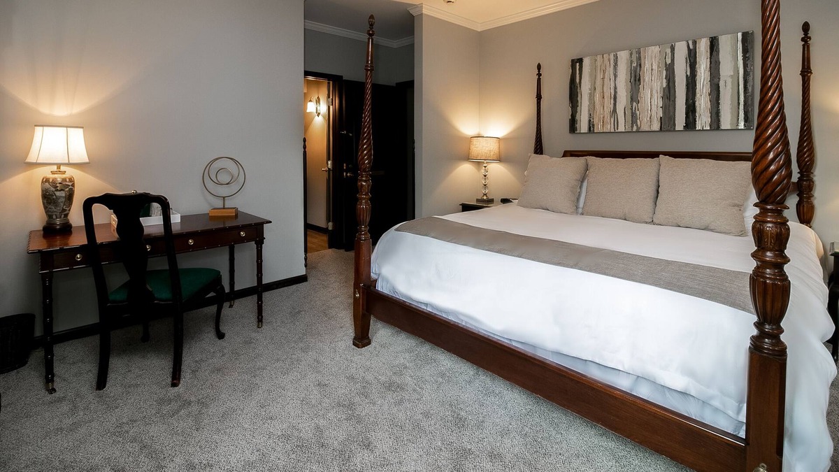 Valparaiso Apartment | Cawdor Suite in Aberdeen