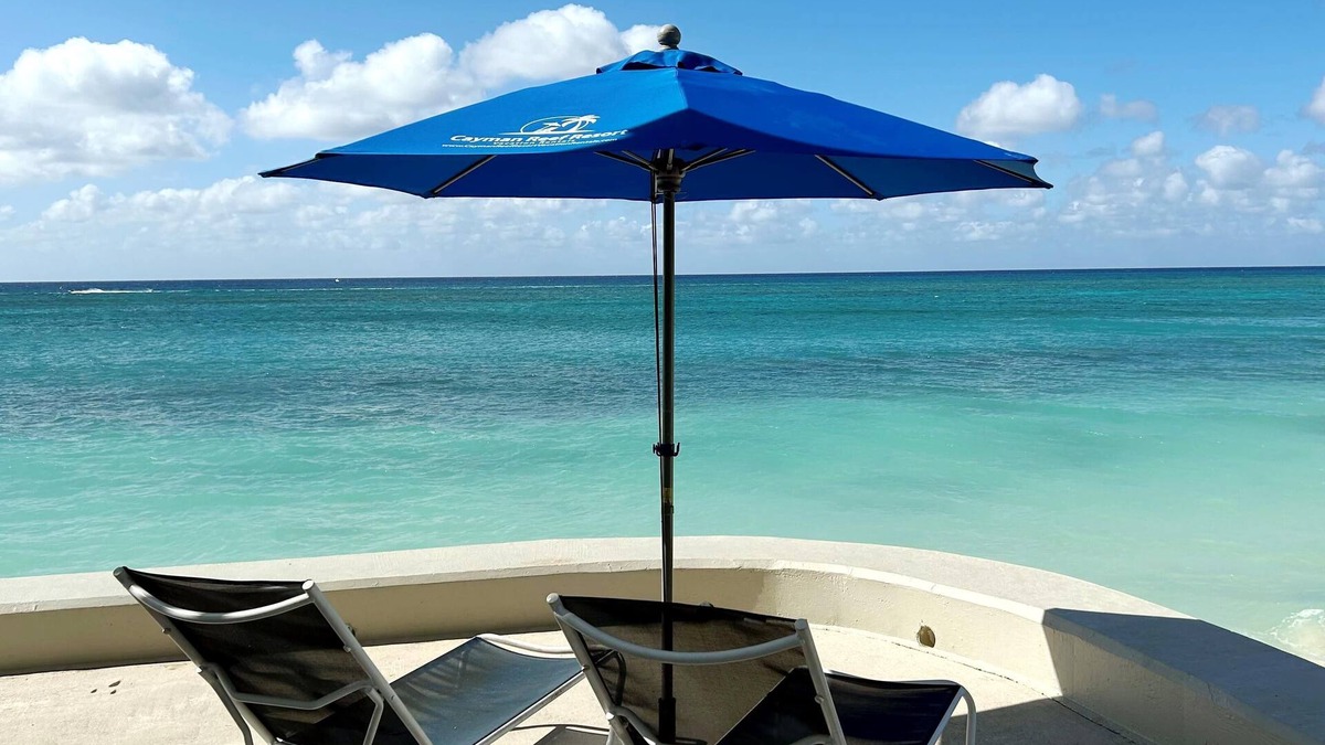 Seven Mile Beach Condo | Cayman Reef Resort 32 - Seabreeze