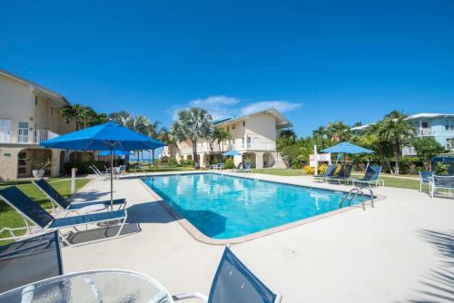 Seven Mile Beach House | Cayman Reef Resort #6