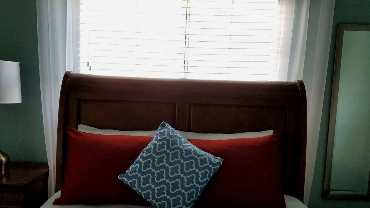 Kingston House | Caymanas Estates Villa Bnb!