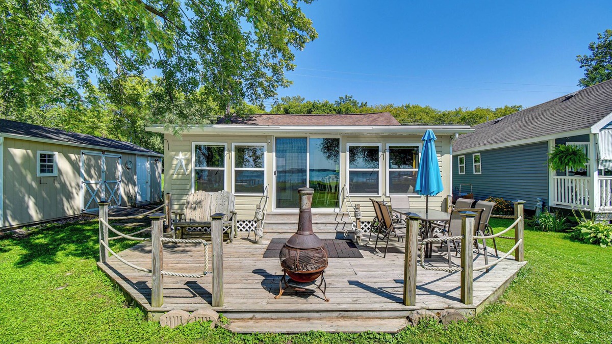 Poplar Ridge Cottage | Cayuga Lake Cottage: Private Dock & Deck!