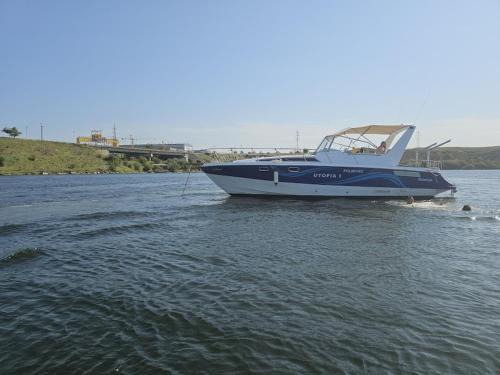 Arsa Boat Rental | Cazare pe Yacht