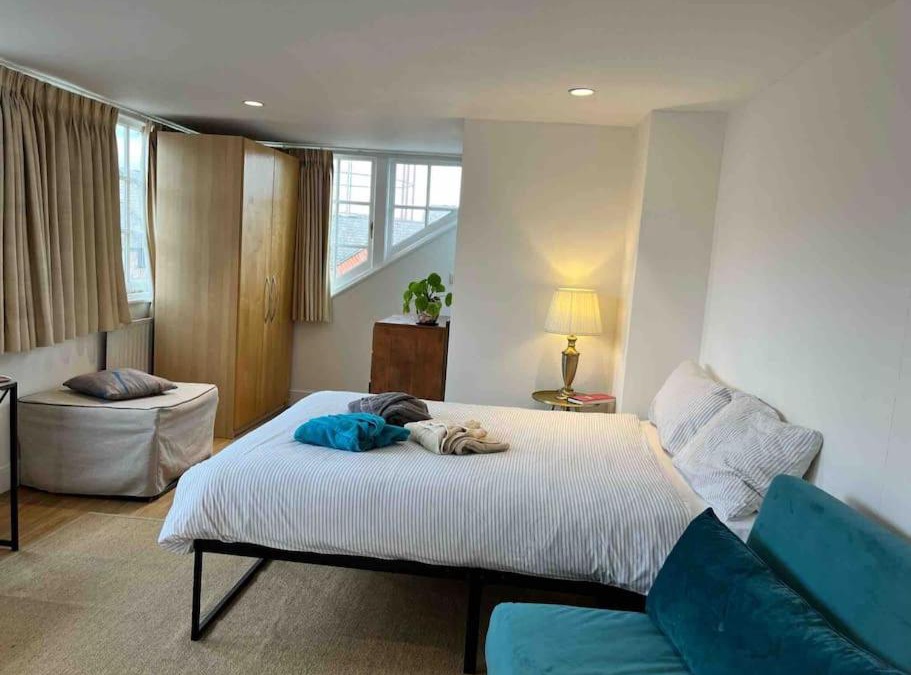 Rotherhithe House | CB53 Tower Bridge Townhouse 2 bathrooms & Free parking
