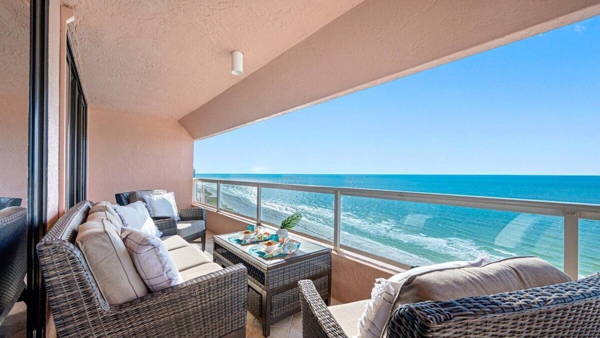 Sand Key Condo | CBC 1-19F –Pool, Hot tub, Pickleball, Gym, Sauna are Open! Guests Welcome!
