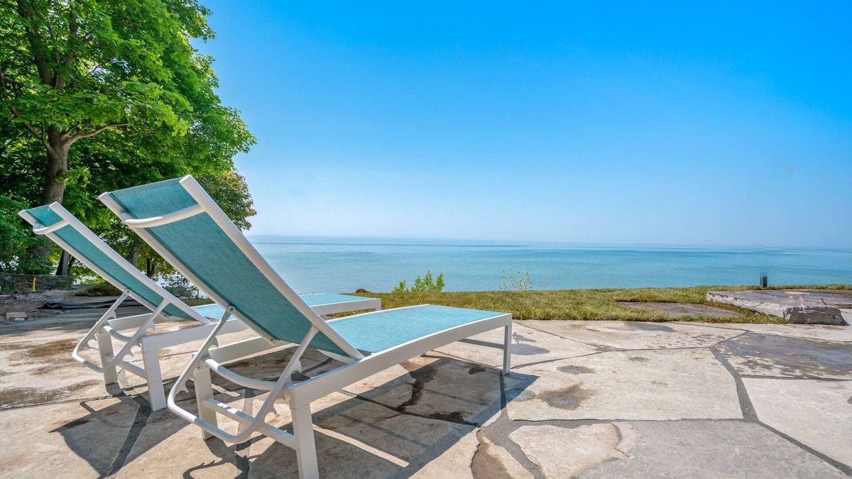 Port Colborne House | Cedar Bay Beachfront Paradise