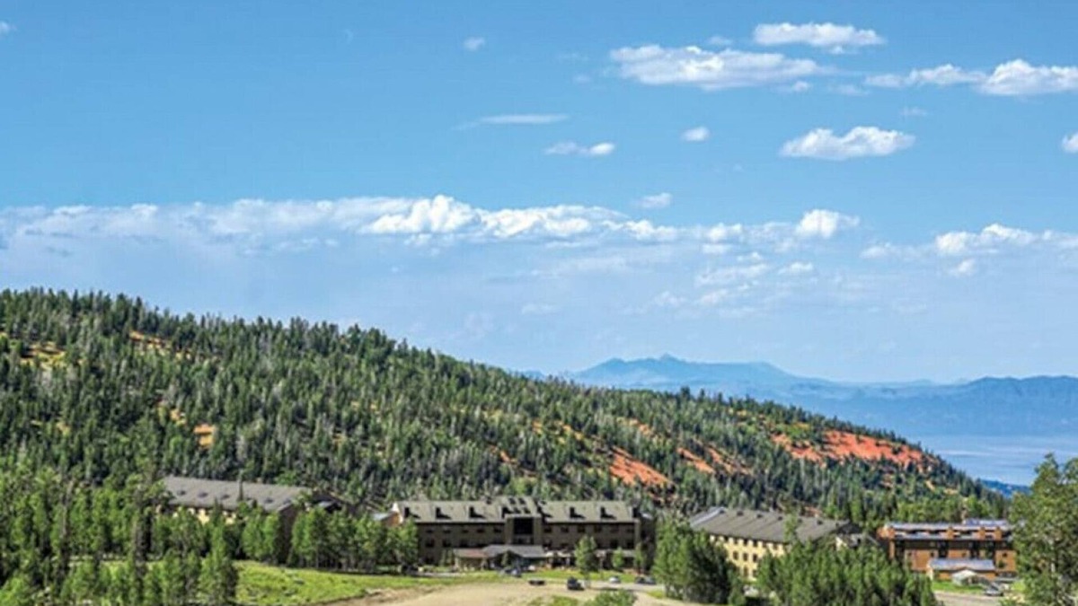 Brian Head Apartment | Cedar Breaks one bedroom · Brian Head Ski Retreat! One Bedroom Suite.
